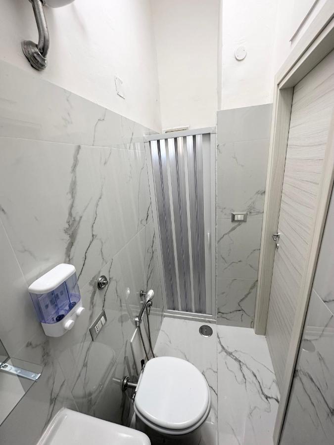 Airport Seaview Rooms Napels Buitenkant foto
