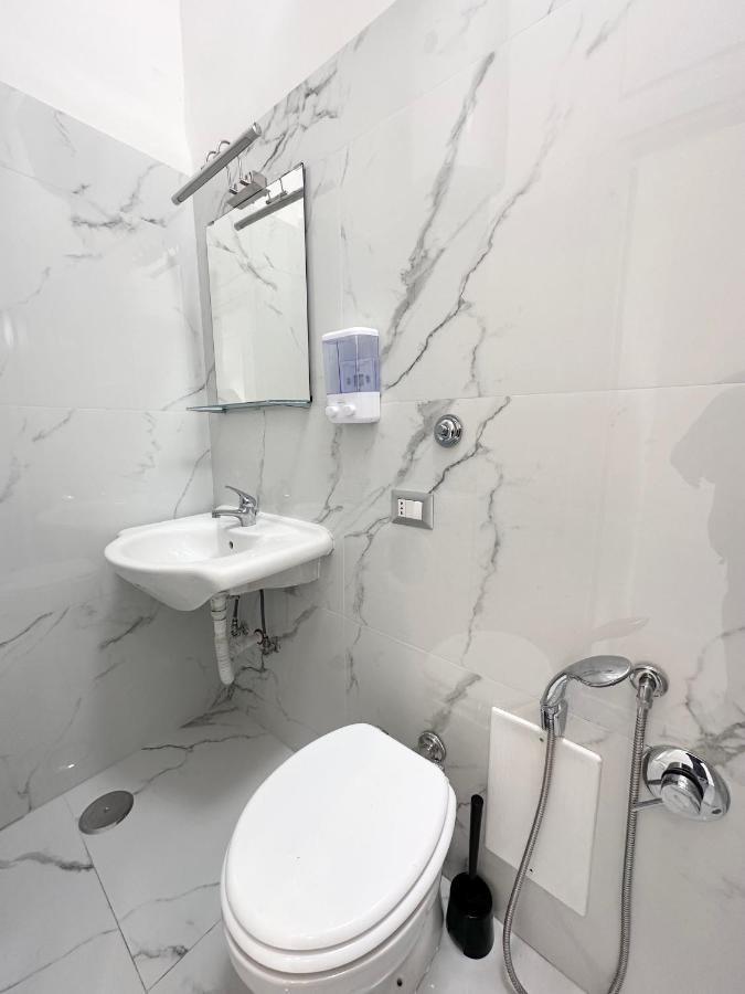 Airport Seaview Rooms Napels Buitenkant foto